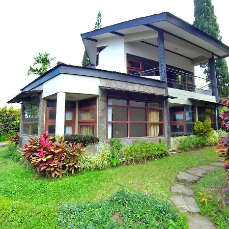 Villa 4-Br Klub Bunga No 8 Batu Malang Exterior photo